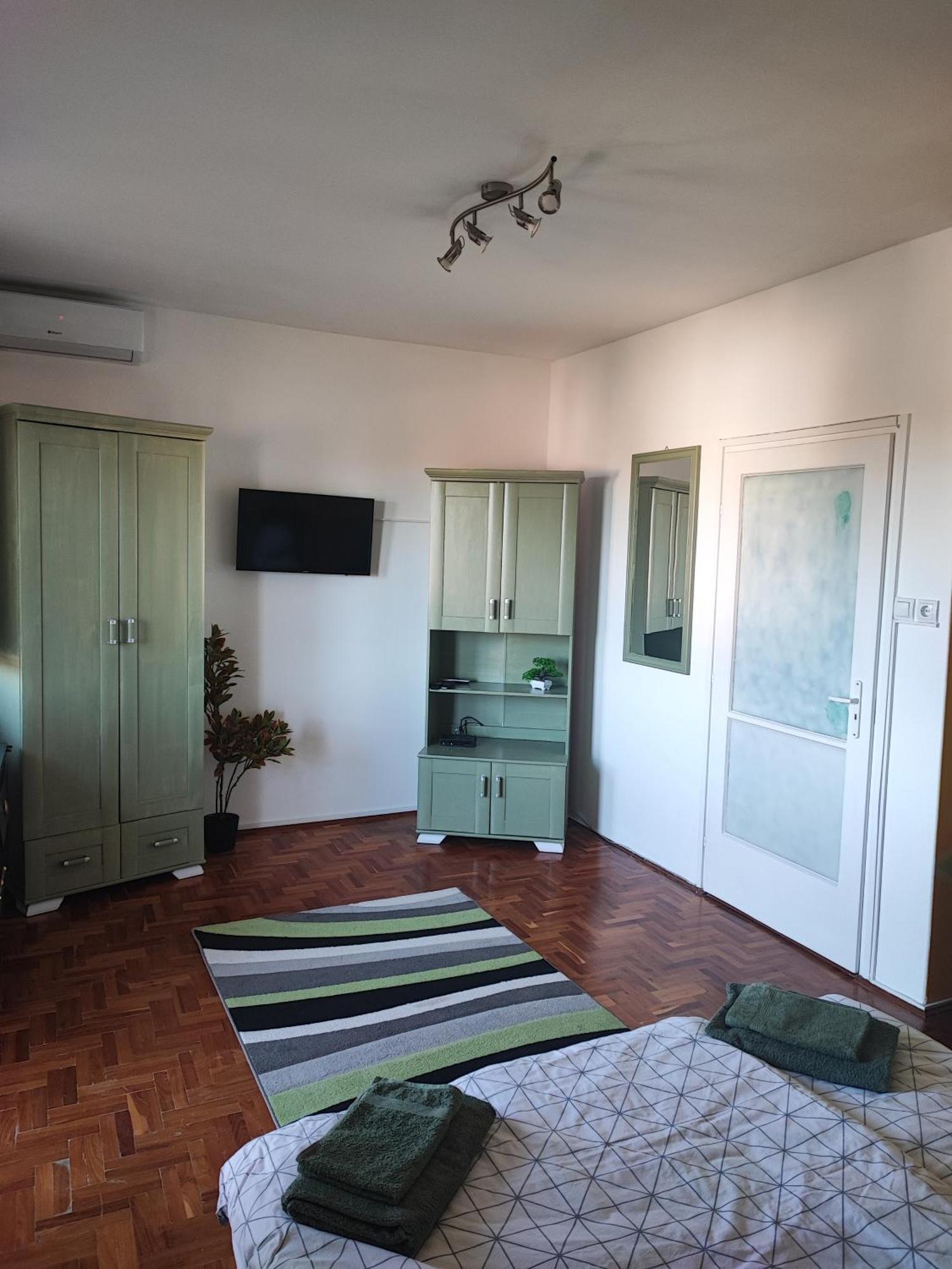 Szaffi Apartman ハイデゥソボスロー エクステリア 写真