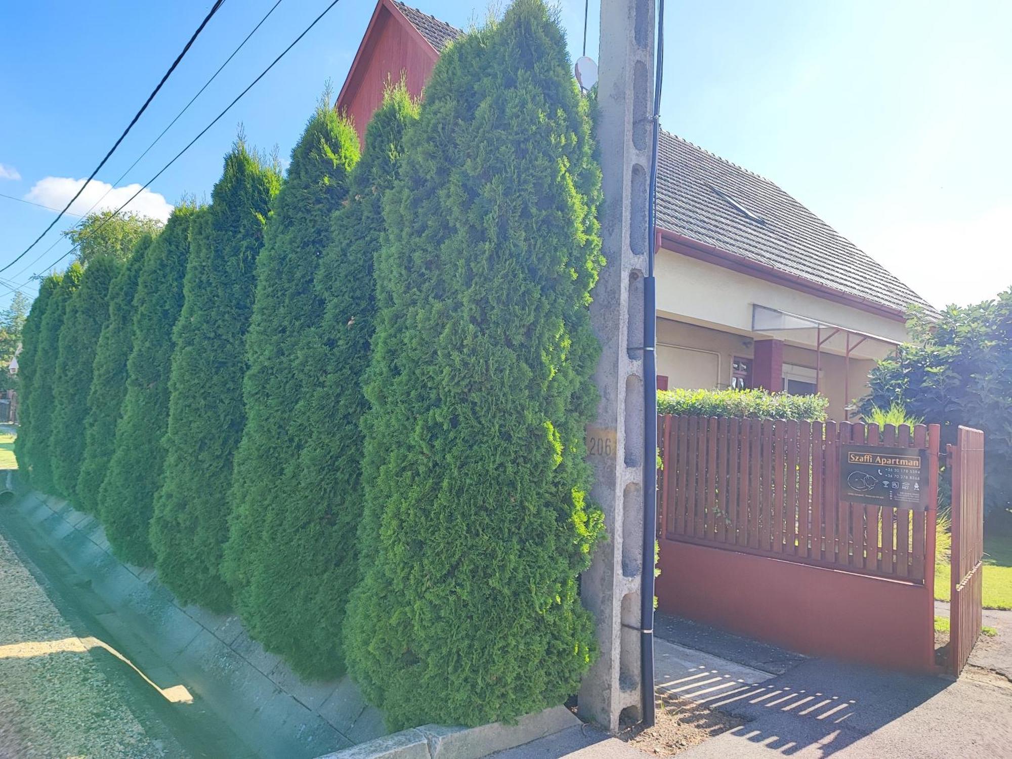 Szaffi Apartman ハイデゥソボスロー エクステリア 写真